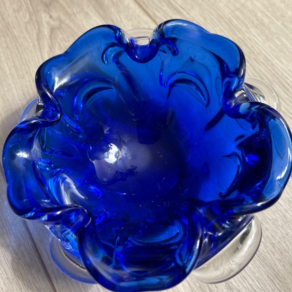 Vintage Art Glass Cobalt Blue and Clear Bowl Very Good Condition - Picture 5 of 5